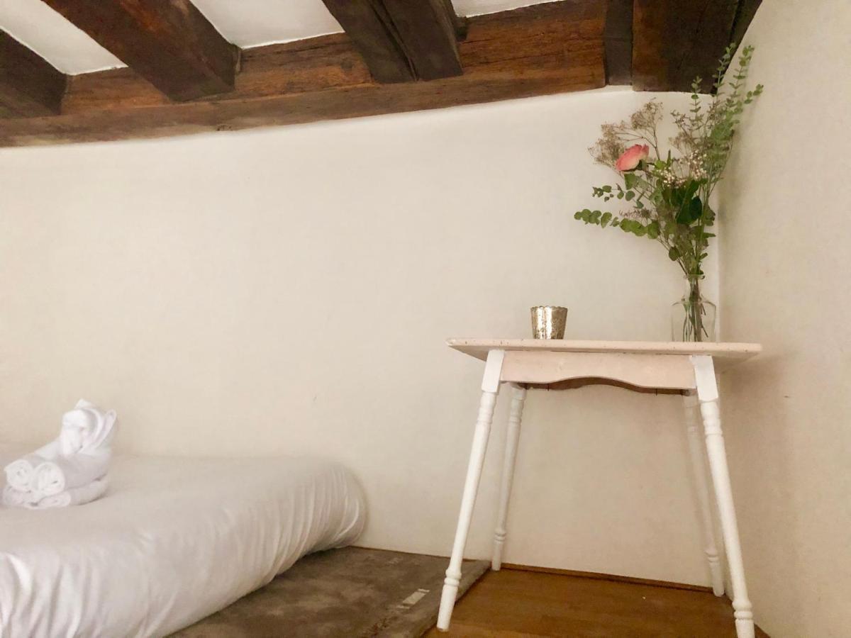 Charme D'Ancien Au Coeur De Vieux-Tours Apartamento Exterior foto